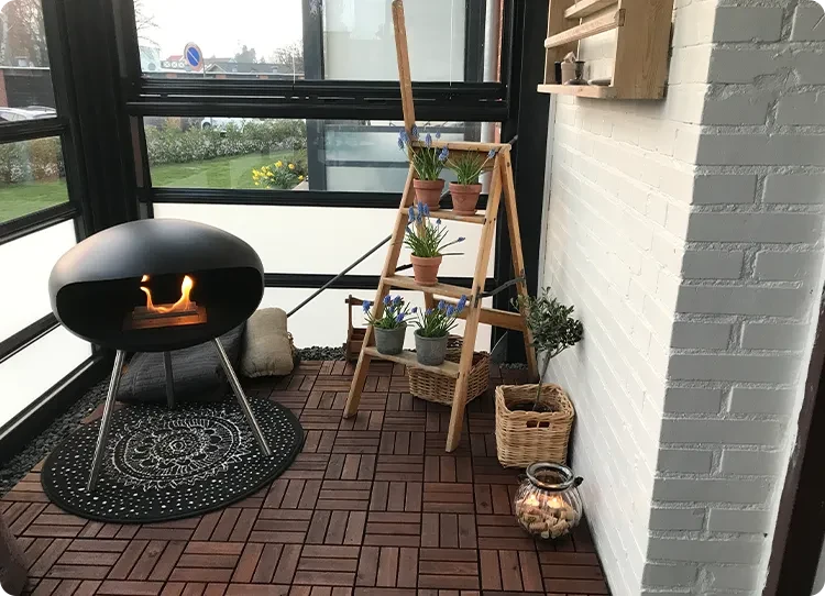 Volně stojící bioethanolový krb Cocoon Terra na balkon