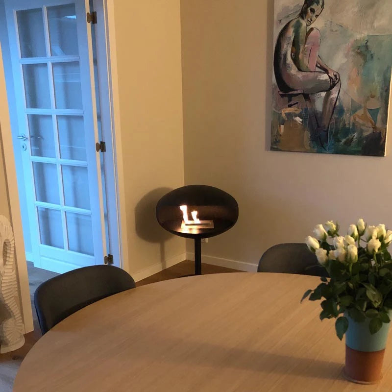 Cocoon Pedestal – černý s černou základnou