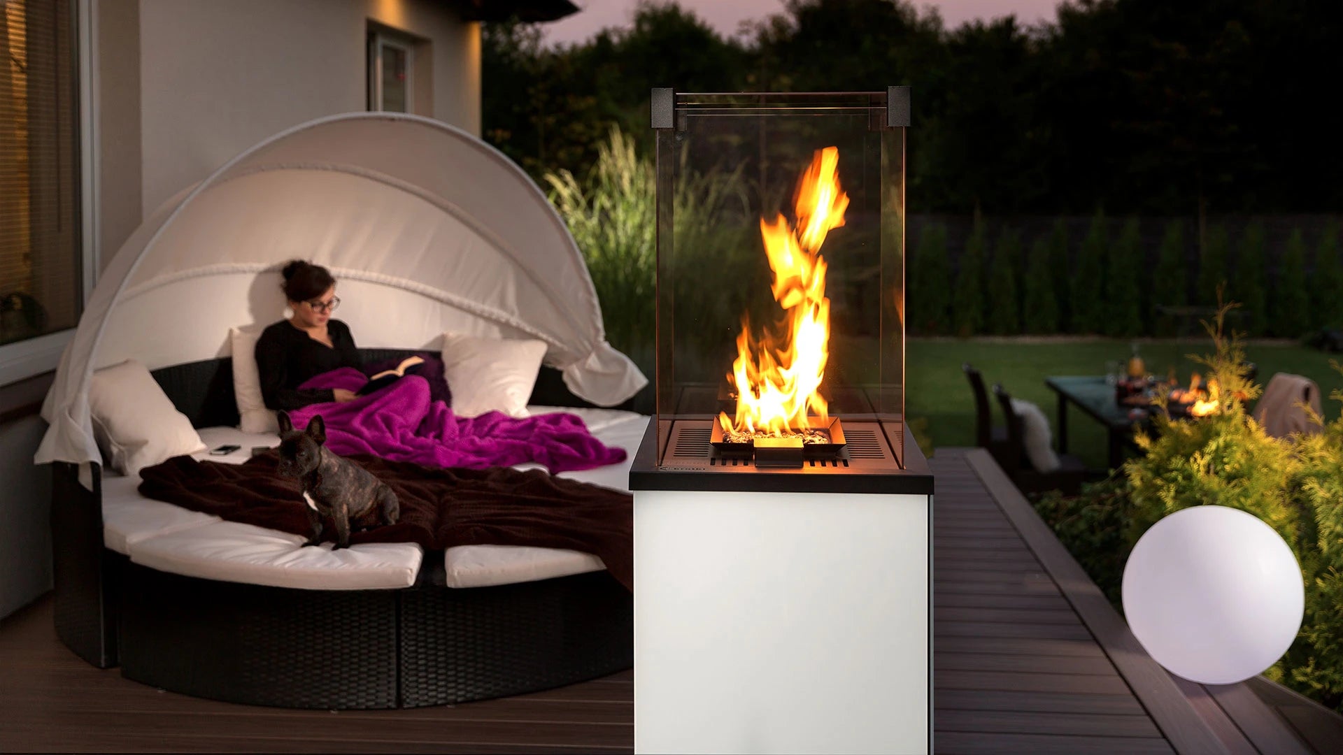 Deluxe Patio venkovní plynový krb - bílý